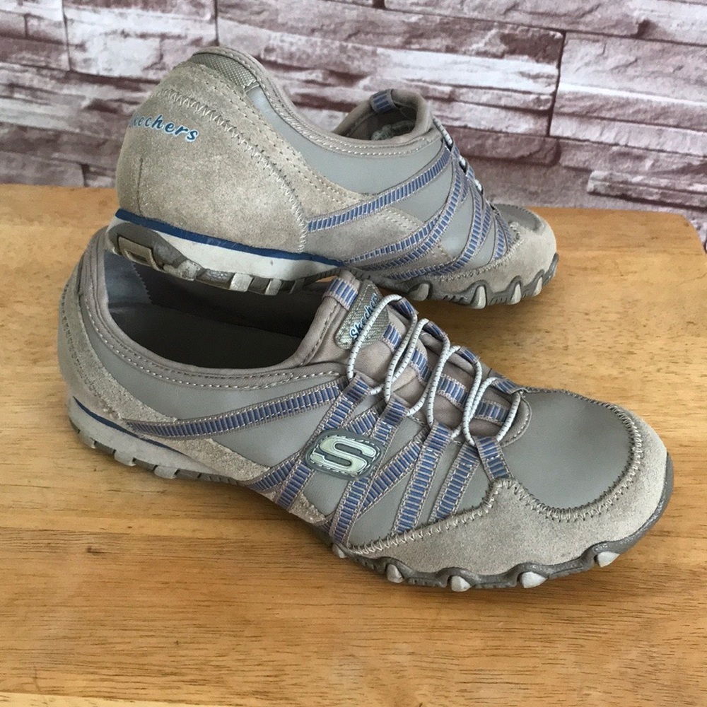 🍁 Skechers Slip On Sneakers